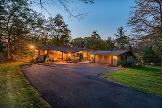 1 Lakeview Dr, Hanover, NH 03755