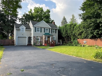 38 Kiniry Dr, Rochester, NY 14609