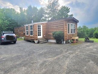 1618 Riverside Dr, Vassalboro, ME 04989