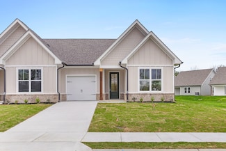 8782 James Creek Dr, Ooltewah, TN 37363