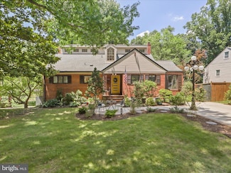 3128 Creswell Dr, Falls Church, VA 22044