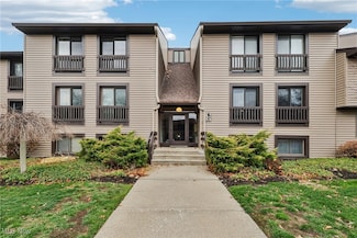 1105 Canyon View Rd Unit 305, Northfield, OH 44067