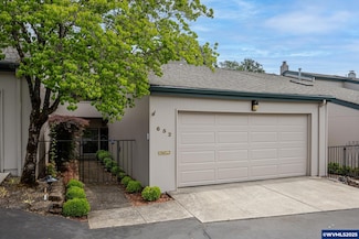 652 Salem Heights Ave S, Salem, OR 97302