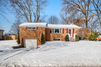 112 Sunrise Dr, Irwin, PA 15642