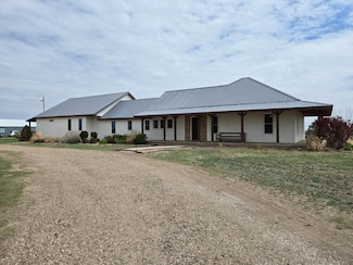 16631 Road 27, Kismet, KS 67859