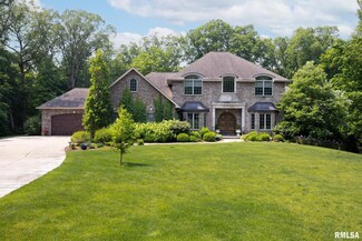 300 Wolf Crossing Dr, Morton, IL 61550