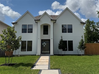 5005 Chestnut St, Bellaire, TX 77401