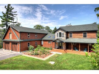 31 Mauhaut Shores Rd, Alton Bay, NH 03810