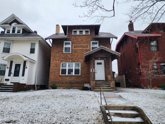 1045 W 24th St, Erie, PA 16502