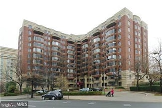 2400 Clarendon Blvd Unit PH16, Arlington, VA 22201
