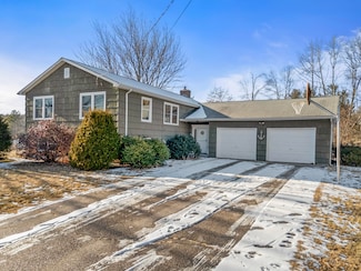 6 Apple Ln, Standish, ME 04084