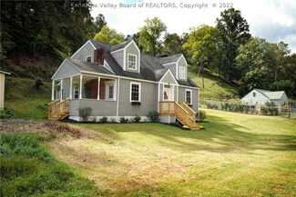 205 Kanawha Ave E, Clendenin, WV 25045