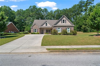 902 Edgewater Dr, Loganville, GA 30052