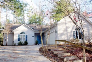111 Wintergreen Dr, Brevard, NC 28712