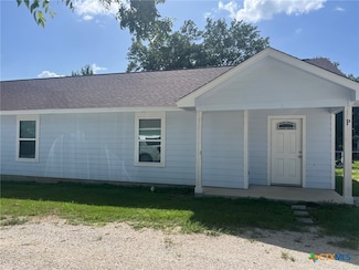 661 W Austin St Unit P, Luling, TX 78648