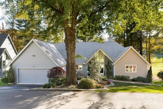 167 Winding Meadows Dr, Flat Rock, NC 28731