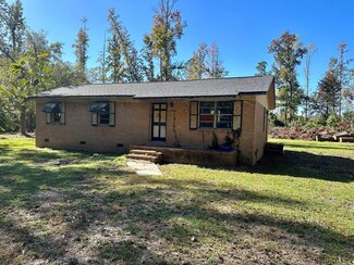809 Poor Farm Rd, Kingstree, SC 29556