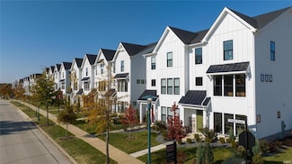 16534 Yellow Wood Dr Unit 48-302, Chesterfield, MO 63005