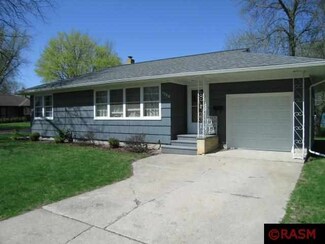 1308 S Galbraith St, Blue Earth, MN 56013