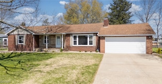 214 Walnut Dr, Marietta, OH 45750