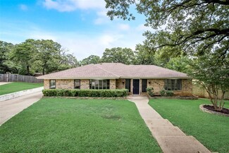 1905 Bay Oaks Ct, Fort Worth, TX 76112