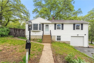 3 Baylor Dr, Coventry, RI 02816