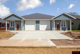 2019 Essler Dr, Saint Peter, MN 56082