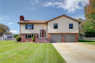 16 Jessica Dr, Bristol, RI 02809