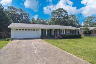 273 Nancy St, Winder, GA 30680