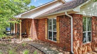 5043 Lance Dr, Sulphur, OK 73086