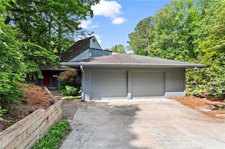 3863 Dundee Dr NE Unit 2, Roswell, GA 30075