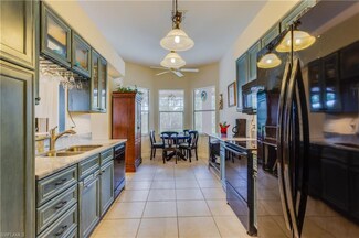714 Pine Crest Ln, Naples, FL 34104