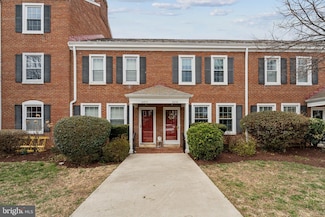 3070 S Abingdon St, Arlington, VA 22206