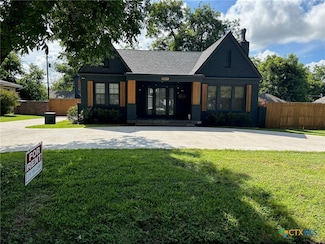 1307 N Main St, Temple, TX 76501
