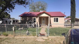 2325 Collins Ave, Carlsbad, NM 88220