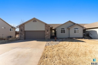 142 W Doral Ct, Sioux Falls, SD 57108