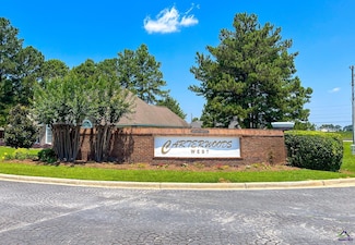 713 Pheasant Ridge Dr, Warner Robins, GA 31088