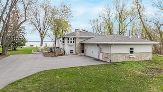9262 Kumbier Rd, Winneconne, WI 54986