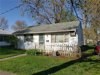 213 & 213 1/2 N 10th St, Marshall, IL 62441
