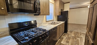 56 Birch Ct Unit 56, Belleville, MI 48111