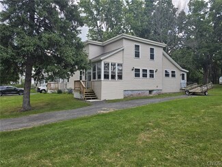 700 Stump Rd, Skaneateles, NY 13152