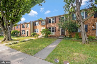 319 James St, Falls Church, VA 22046
