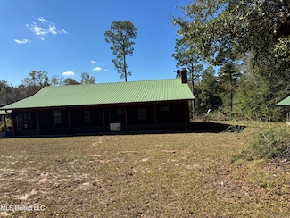 99 Marie Ln, Lucedale, MS 39452