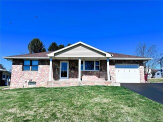 3321 Melrose Ln, Whitehall, PA 18052