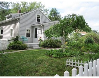 19 Oakland Dr, Auburn, MA 01501