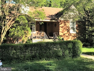 5602 Woodland Dr, Oxon Hill, MD 20745