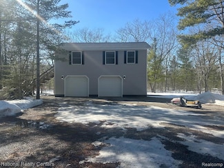 15967 Spruce Dr, Presque Isle, MI 49777