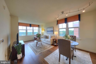 11760 Sunrise Valley Dr Unit 703, Reston, VA 20191