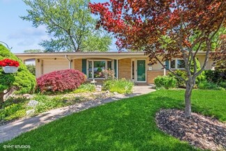 1025 Woodland Dr, Wheeling, IL 60090