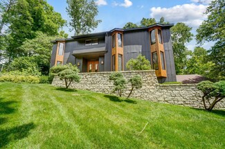 5082 Jameswood Cir, Dayton, OH 45429